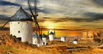 Airén: Frisch, trocken und rustikal. Foto: Windmühlen bei Castilla la Mancha