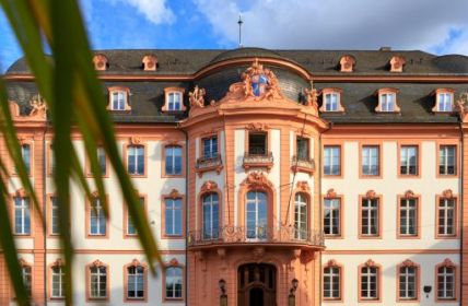 "Kompass Europa: westwärts" - Kultursommer Rheinland-Pfalz erweitert sein Programm mit Fokus auf den (Foto: AdobeStock - Matthias 373154407)