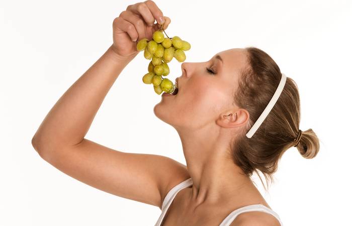 Weintrauben haben erwiesenermaßen eine reinigende Wirkung auf das Verdauungssystem. ( Foto: Adobe Stock- Grischa Georgiew)