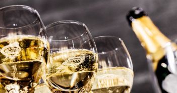 Bollicine&Co. Champagne Bar: Einzigartige Genussmomente in Ingolstadt Village und Wertheim Village